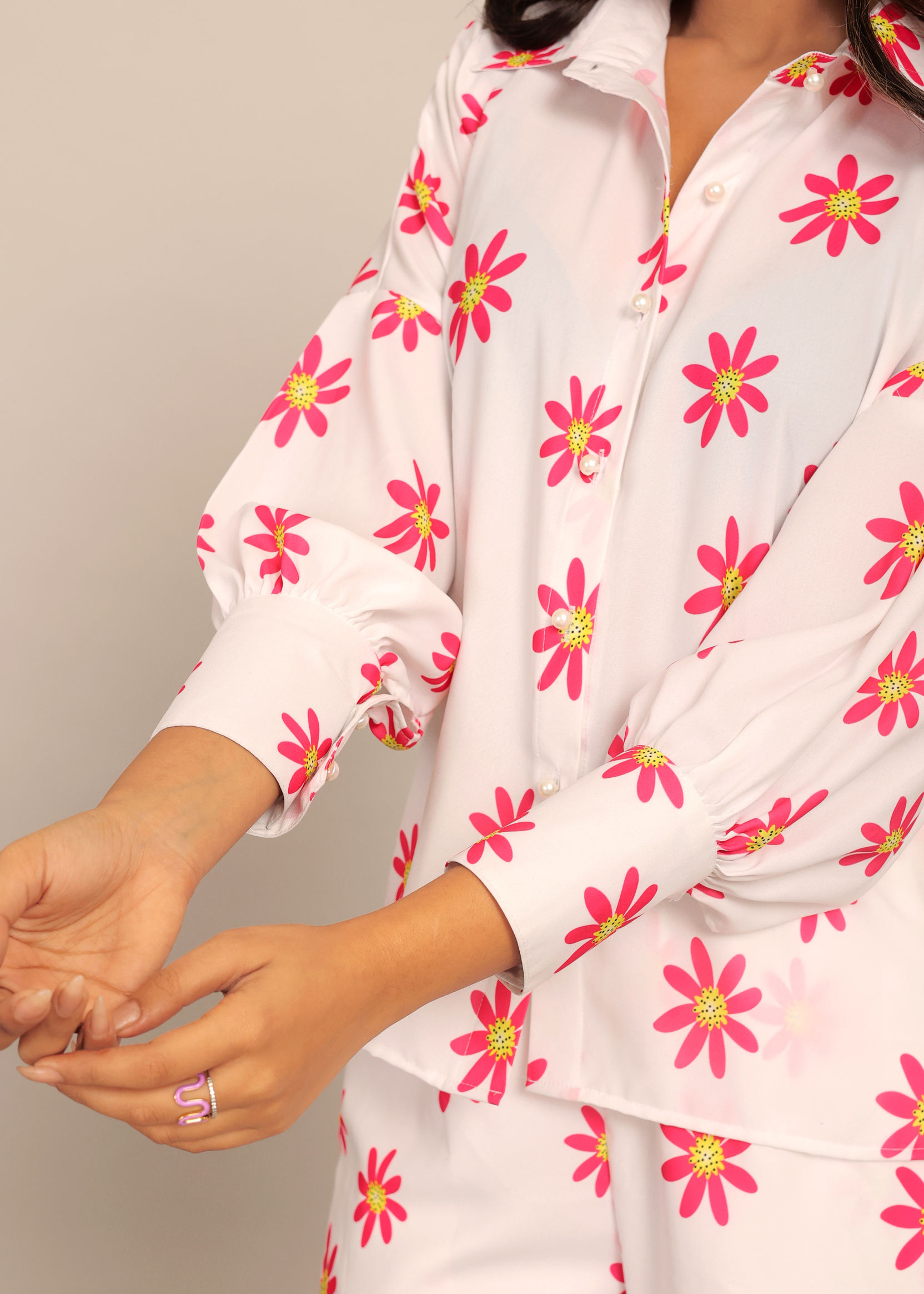 สีขาวและสีแดง