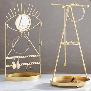 Colgador de joyería de metal de latón de inspiración victoriana decorativa con espejo y múltiples ganchos de almacenamiento para una organización elegante - Product Image 2