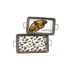 Bandeja de servicio de metal de la mejor calidad con acabado pulido brillante Diseño floral en relieve Forma ovalada con mango de dos lados para servir - Product Image 3