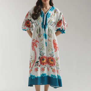 Boho Floral Maxi Dress Kaftan d'été fait à la main avec manches bouffantes Beach Resort Vacation Outfit Bohemian Midi Dress - Product Image 1