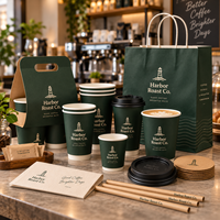 Ensemble d'emballages personnalisés AT PACK pour café avec logo : gobelets, sacs en papier, boîtes alimentaires, pailles et fournitures à emporter pour l'image de marque des restaurants