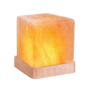 Lámpara de sal de cubo del Himalaya con forma personalizada más vendida, artesanías naturales de calidad superior, decoración tallada a prueba de agua, estilo de amor - Product Image 1