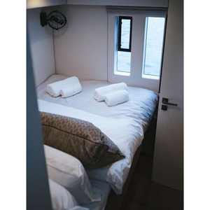 Yate de Vela de Lujo Sunreef 50 2023 de Aluminio y Carbono con Motor de 2x150 CV para Aventuras Acuáticas - Product Image 3