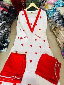 Ensemble Kurta de haute qualité inspiré du cyprès vert, pour femmes et filles, en soie, style indien, fabriqué en Inde - Product Image 6