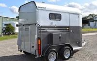 Remorque pour chevaux double (capacité 2 chevaux) en aluminium léger, à chargement incliné, pour transport vétérinaire, à vendre