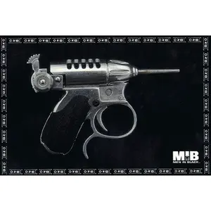 Tarjeta postal de hombres en negro con impresión offset - Product Image 1