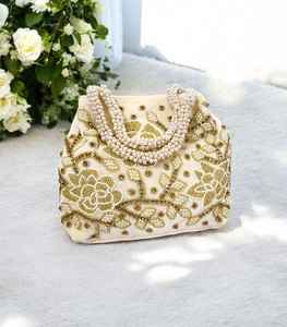 กระเป๋าแฟชั่นวินเทจสไตล์อินเดียสำหรับผู้หญิงปักลายสีทองทำด้วยมือของขวัญแต่งงานโปรดปรานของตกแต่งล็อค - Product Image 5