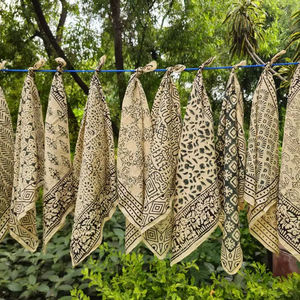 Ensemble de bandanas en coton biologique imprimé à la main, motifs paisley, écharpes colorées, accessoire artisanal éthique - Product Image 1