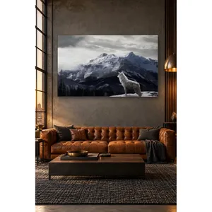 Impression sur toile de Fida Lone Wolf regardant les montagnes enneigées - Product Image 4
