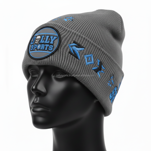 Bonnet femme en tricot doux 300GSM gris avec broderie bleue, logo personnalisé, chapeau chaud style streetwear hiver, bonnet jacquard. - Product Image 4