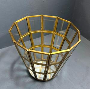 Votive décorative en laiton et verre/miroir utilisée pour les produits de bijouterie / vitrine et stockage Fournisseur de vitrines et de stockage en provenance d'Inde - Product Image 1