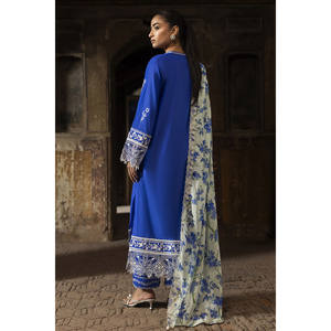 Ensemble de costume 3 pièces brodé pour femme en tissu lawn avec dupatta imprimé à motifs et bordure de pantalon brodée DN-62023 - Product Image 3