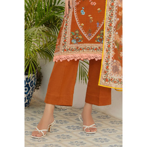 ชุดสูทคัดดาร์ 3 ชิ้นสำหรับผู้หญิง พร้อมผ้าคลุมไหล่ผ้าฝ้ายลายพิมพ์ซารี รุ่น SD-52182 - Product Image 3