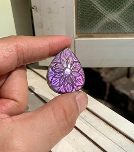 Pierre précieuse de Labradorite sculptée à la main 15-20mm en forme de poire pierre naturelle en vrac certifiée IGI pour la fabrication de bijoux - Product Image 1