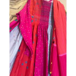 Robe pour femme en soie Banarasi Bandhani, dessinée à la main, style Jodhpur 14, tenue ethnique indienne, Kurta/Kurti, style pakistanais, nettoyage à sec uniquement, toutes tailles - Product Image 4