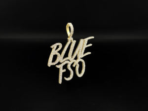 Colgante de Hip Hop Personalizado de Acero Inoxidable con Diamantes y Caja de Regalo - Product Image 2