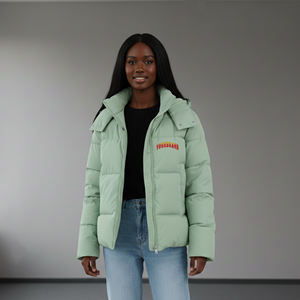 Chaqueta Acolchada para Exteriores, Personalizada al por Mayor, con Logotipo Bordado, de Algodón Teñido, con Remaches, de Color Sólido, Transpirable, Ligera, Impermeable y Ecológica - Product Image 4