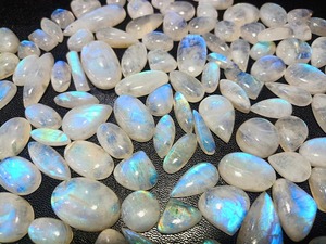 Pierres précieuses naturelles en vrac, pierre de naissance de juin, pierre de lune arc-en-ciel blanche, taille poire, pour la fabrication de bijoux, avec un éclat arc-en-ciel incroyable, Pierres Mehrajudin - Product Image 4