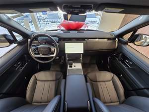 Used 2025 Ranges Rovers SE <b>LWB</b> - Product Image 3