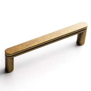 Tirador de metal para gabinetes de cocina estilo granja con diseño de metal rústico envejecido para uso en decoración campestre - Product Image 4