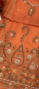 Costumes indiens brodés à la main non cousus de créateur moderne pour femmes, style traditionnel élégant pour les fêtes - Product Image 2