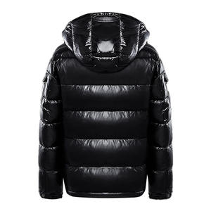 Chaqueta Acolchada Brillante al por Mayor, Color Rojo Oscuro, Invierno, Logotipo Personalizado, Antibacteriana, Unisex, Capucha Ajustable, Informal, Relleno de Poliéster - Product Image 3