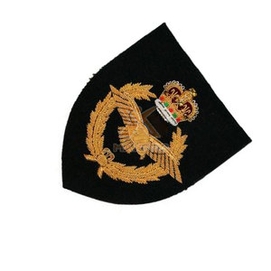 Badges brodés à la main durables à étiquette privée, couleur unie, design unique - Product Image 2