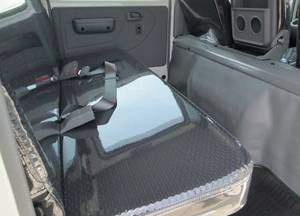 OFERTA PERFECTA: Camioneta TO-YO-TA D-Y-NA 2024 con Transmisión Manual, Volante a la Derecha e Izquierda - Product Image 5