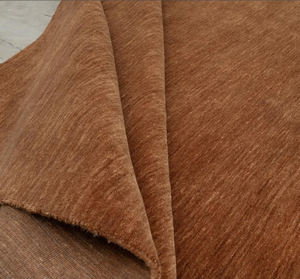 Tapis Gabbeh marron d'inspiration persane avec laine nouée à la main et motifs tribaux audacieux pour des intérieurs intemporels d'Inde - Product Image 6