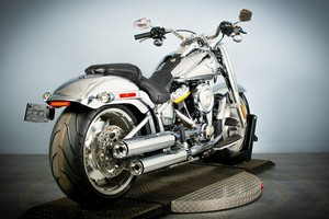 BuyNow H-a-r-l-e-y-D-a-v-i-d-s-o-n Fat Boy Gray Ghost 1920cc V-Twin Engine 83Nm Torque 6-Vitesse Cruiser Moto Prêt À Expédier - Product Image 6