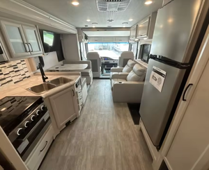 CLEAN Usagé 2023 2024 F-l-e-e-t-w-o-o-d F-l-a-i-r 28A Rv Camper Motorhomes Travel Trailer - Product Image 3