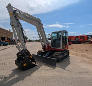 Achetez une mini-excavatrice sur chenilles Takeuchi neuve/d'occasion avec cabine, modèle diesel TB290 TB230 TB135 TB216 TB235RA, godet de 0,33 m³ à vendre - Product Image 4