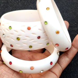 Bracelet en résine de haute qualité, nouvelle mode, fabriqué par le fabricant, disponible en plusieurs couleurs, pour femmes, accessoires de bijoux, ensembles de luxe pour le bras - Product Image 6