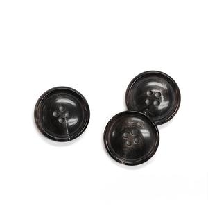 Botón Natural de Cuerno de Búfalo al por Mayor, Acabado en Blanco para Accesorios de Ropa, Alta Calidad - Product Image 1