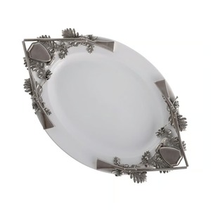 ถาดโลหะสีขาวมีสไตล์พร้อมสีเงินสำเร็จรูปเหมาะสำหรับโรงแรมร้านอาหารงานแต่งงานและการใช้ในบ้านร่วมสมัยจากอินเดีย - Product Image 1
