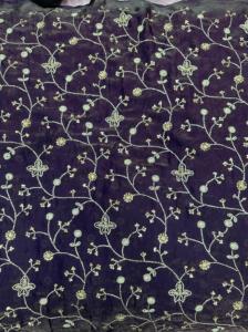 Tissu de soie brodé à la main de luxe avec motifs floraux et perles parfait pour les robes de couture et les vêtements de mariage - Product Image 3