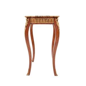 Mesa Auxiliar Cuadrada de Lujo con Incrustaciones Florales y Delicado Faldón de Latón Dorado para Decoración Clásica de Esquinas del Hogar - Product Image 3