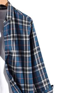 Chemise en flanelle à carreaux bleu et noir pour homme, personnalisée par le fabricant, boutonnée, manches longues, décontractée, avec poche poitrine, tissu doux et chaud - Product Image 2