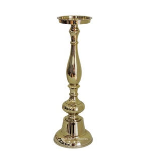 Bougeoir de pilier en métal de finition d'or brillant Design fait à la main pour la maison et le pilier de bougie décoratif de Noël - Product Image 2