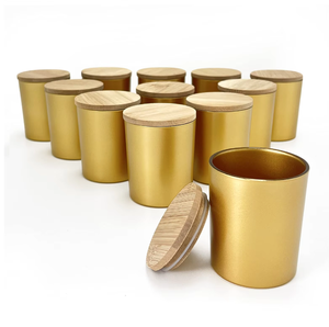 Pot à bougie en métal durable, écologique, fait à la main, avec un revêtement brillant mat doré, pour la décoration de la maison, des mariages et des fêtes - Product Image 6