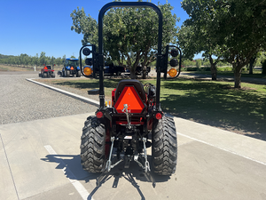 Mini-tracteur TYM T254, état neuf, puissance nominale 55 CV, moteur Massey Ferguson, marque Mahindra, type de roue agricole, pompe à moteur pour vente au détail - Product Image 6