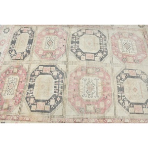5.1x6.8 ft Vintage Rug, <b>Red</b> Check Turkish Rug <b>Wool</b> - Product Image 5
