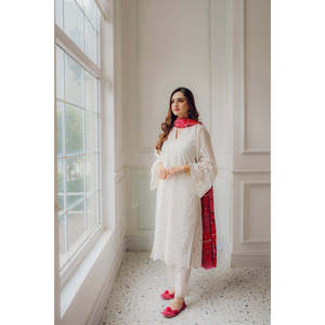 MARIA B-3PC Chemise en Chiffon Brodé Chikankari Printemps/Été avec Dupatta à Imprimé Chunri et Pantalon - BIC-4051 - Product Image 3