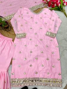 Robe semi-cousue en soie de créateur Réception de mariage Superbe broderie Tilla Broderie lourde Shafoon Dupatta Special Sharara - Product Image 3