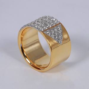Anillo de diamantes de moda estilo hip hop para hombre, elaborado en oro amarillo de 14 quilates con diamantes cultivados en laboratorio. - Product Image 4