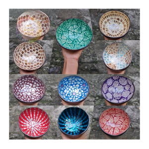 Cuencos de coco lacados hechos a mano, únicos y ecológicos para cenar y decorar - Product Image 6