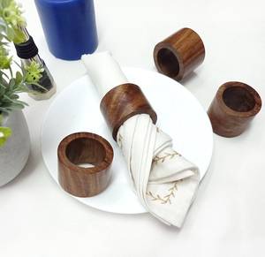 Anneaux de serviette en rotin élégants Expérience culinaire raffinée Décoration de table en osier - Product Image 6