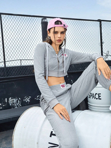 Top corto de gran tamaño para mujer, Sudadera con capucha, Jersey informal, patrón estampado, hombro caído, diseño deportivo bordado para invierno - Product Image 5
