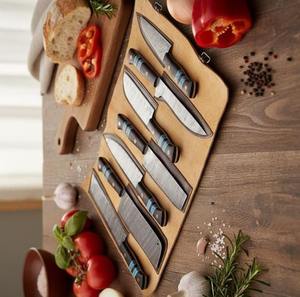 Juego de Cuchillos de Chef Hechos a Mano de Alta Calidad, Acero de Damasco, con Mangos de Madera, Juego de 7 Piezas con Funda de Cuero - Product Image 5