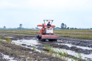รถแทรกเตอร์ตีนตะขาบ HOGICO HG80VN Turbo ป้องกันการจมลงในนาข้าว สำหรับการเกษตรในพื้นดินโคลนลึกและดินอ่อน - Product Image 6